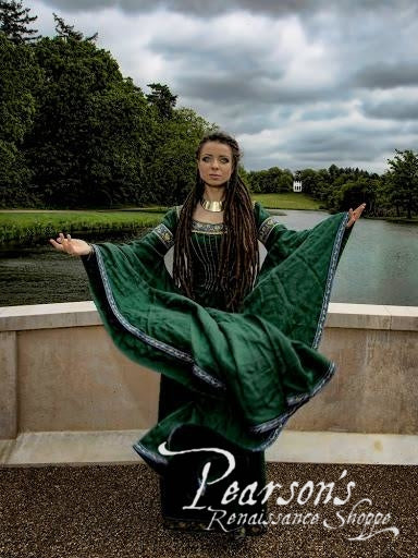 WOMEN'S MEDIEVAL CLOTHING